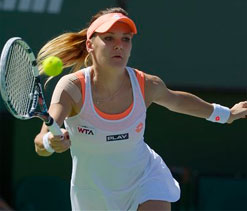 Radwanska hopes knee will be ready for Miami