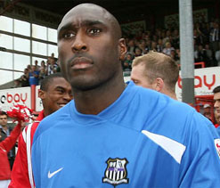 Campbell claims FA racism blocked England captaincy