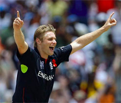England`s Wright ruled out of World T20 with injury