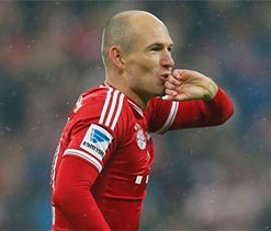 Tireless Arjen Robben up to his old tricks to wear United down