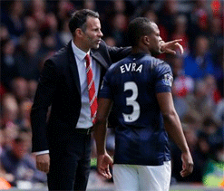 Evra signs one-year contract extension at Man United