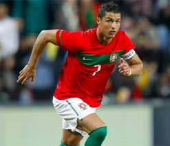 Ronaldo to miss Greece friendly with muscle pain