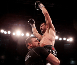 Froch KO`s Groves to retain super-middleweight titles