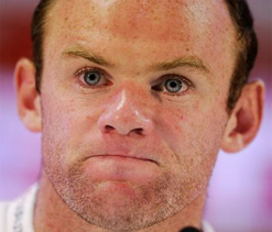 Rooney allays Welbeck injury fears