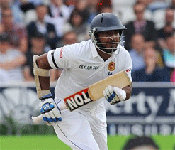 Sangakkara reaches milestone, Sri Lanka build lead