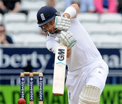 Root and Ali hold firm before rain aids England