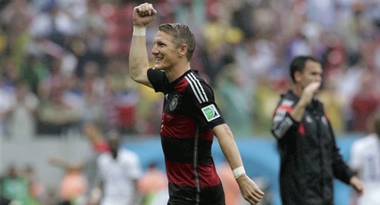 Loew keeping Schweinsteiger on the bench criticised