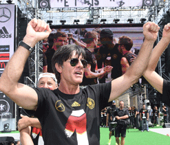 Joachim Loew to stay on as Germany coach 