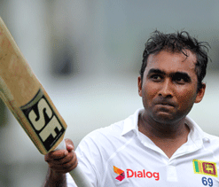 Mahela Jayawardene's unbeaten ton puts Sri Lanka on top
