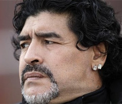 `Controversy king` Diego Maradona slaps journalist 