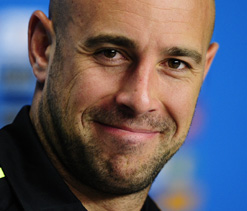 Pepe Reina joins Bayern Munich on three-year deal